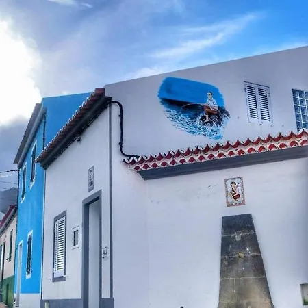 Ribeirinha House בית נופש