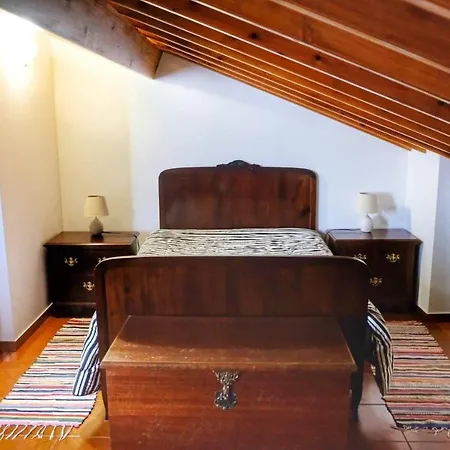 Ribeirinha House בית נופש *